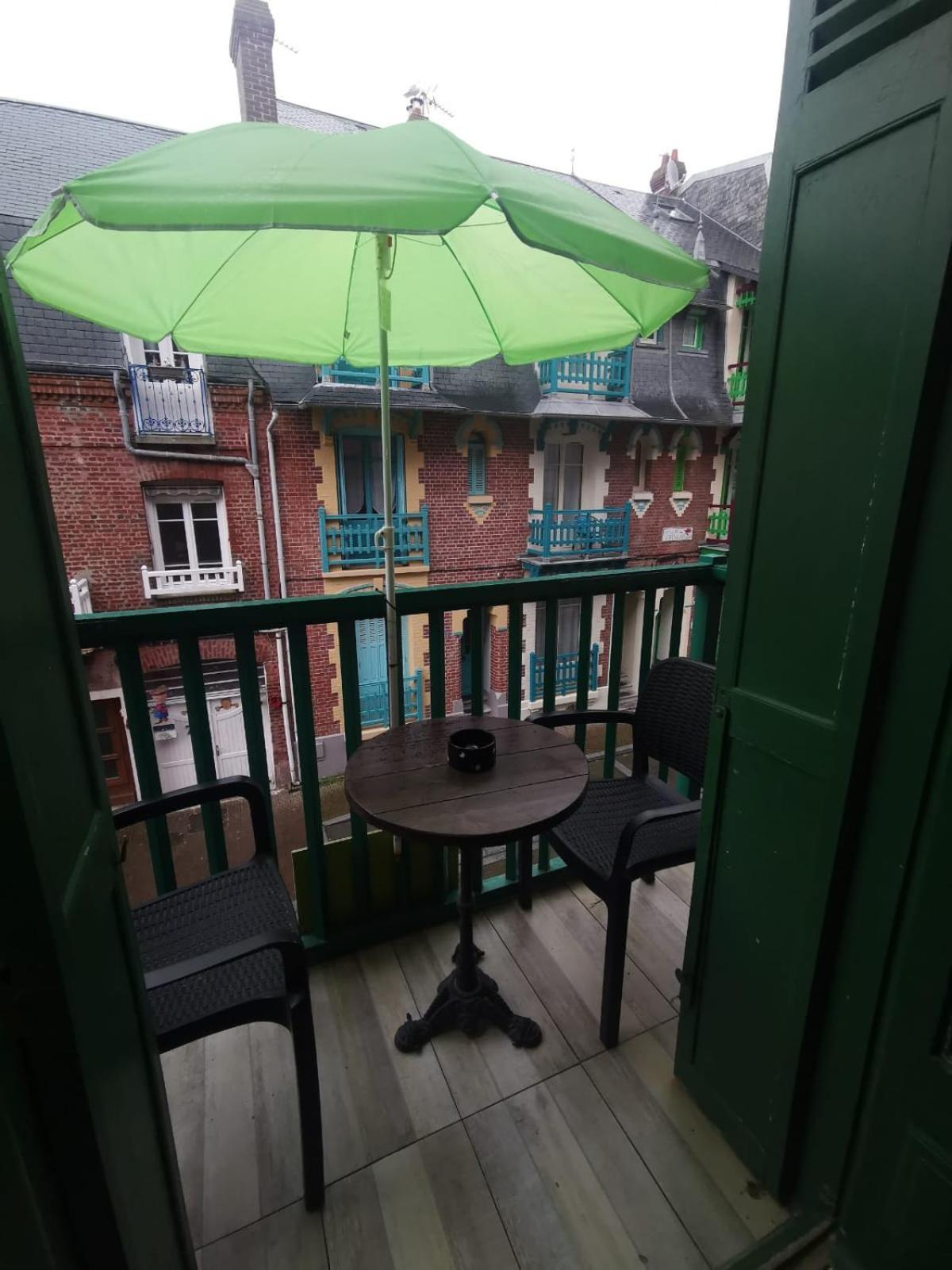 Appartement Avec Balcon Au 1Er Etage Vue Laterale Mer A 50 Metres De La Plage A Mers Les Bains. 外观 照片